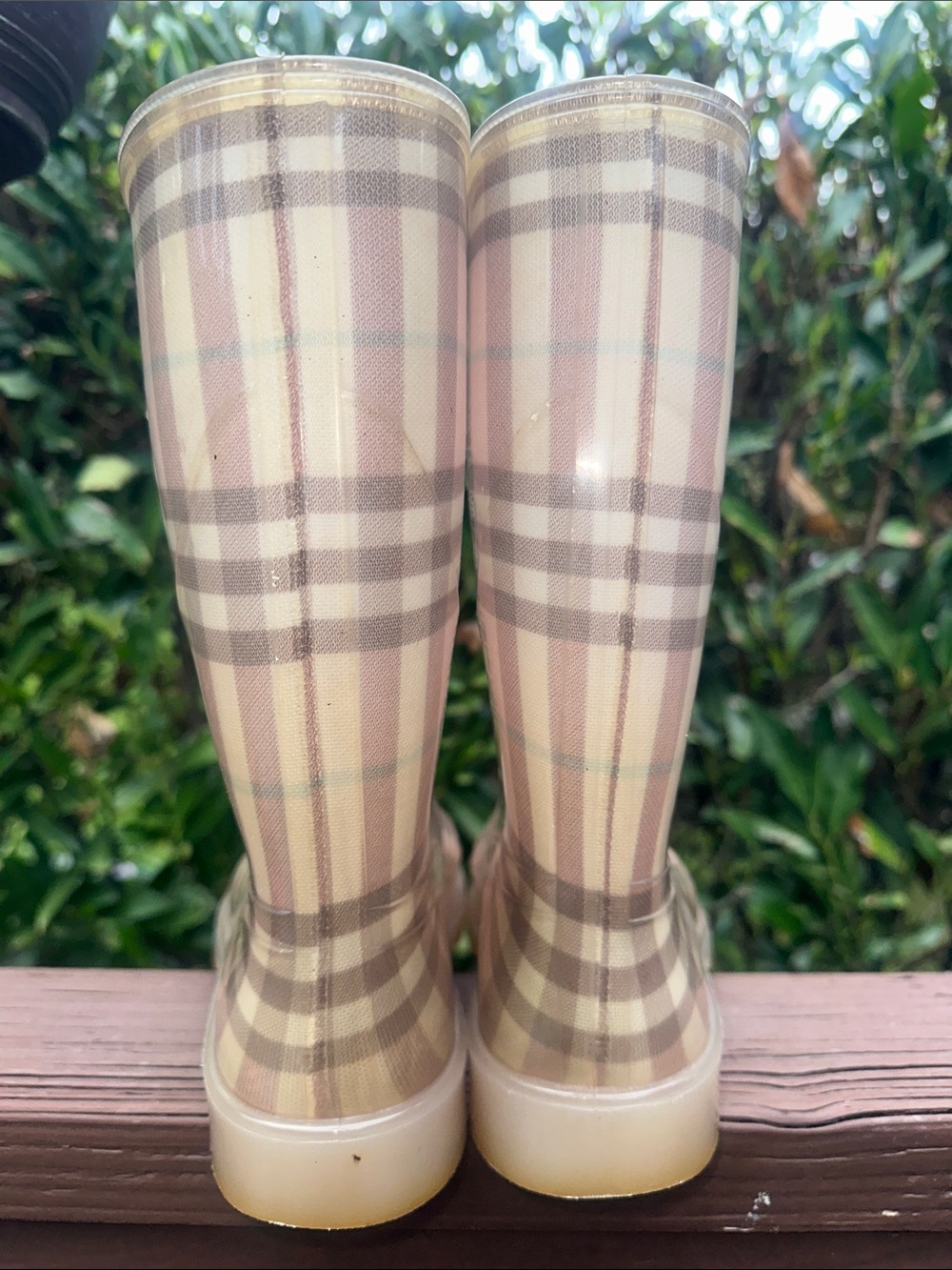 Vintage Baby pink Burberry rubber rain boots - Picture 7 of 17